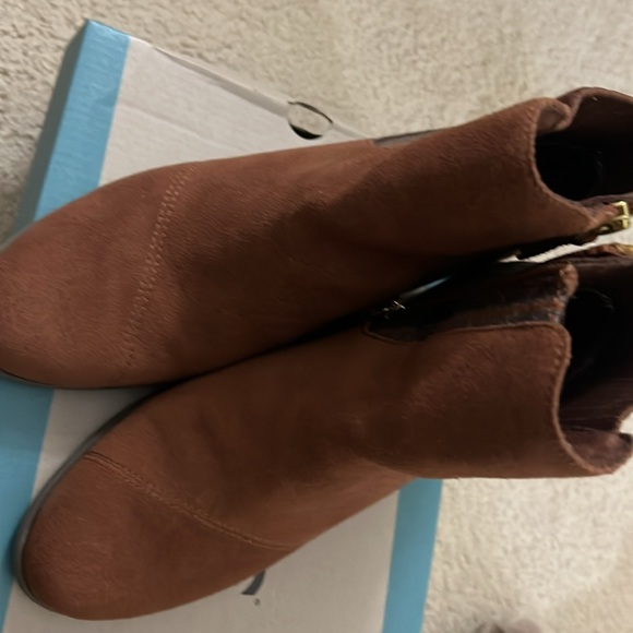 TOMS Brown Sock Wedge Boot, Size 6.5 - Picture 8 of 8